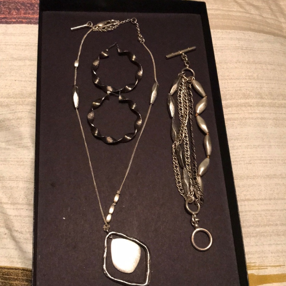 Brand new jewelry set